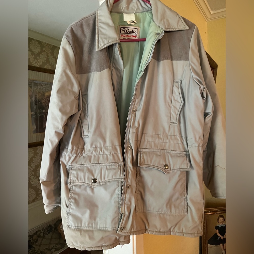 Ladies Walls Coat Size Large Regular Light Gray Color